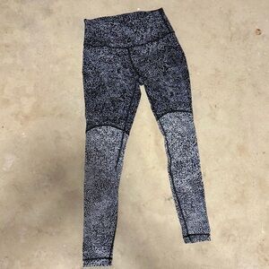 lululemon Align High-Rise Pant 28" Black and White Patterned Leggings
